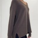 maglia con scollo a v e spacchi laterali monaco